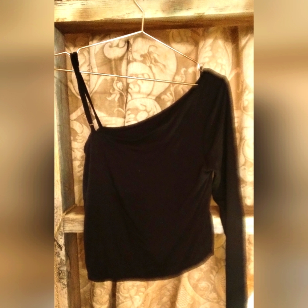 One sleeve black top